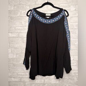 AVA & VIV Black Top Size 2XL Cold Shoulder